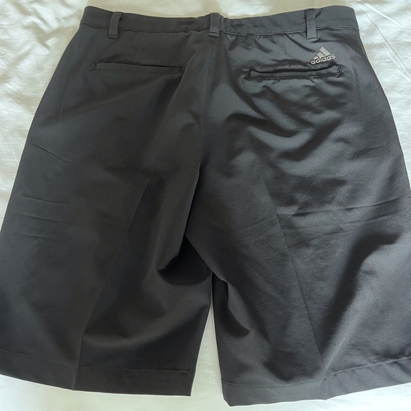 ADIDAS golf shorts 🏌️♂️like NEW condition - Picture 6 of 8
